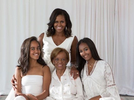 Kenangan Michelle Obama tentang Pola Asuh Sang Bunda di Hari Ibu