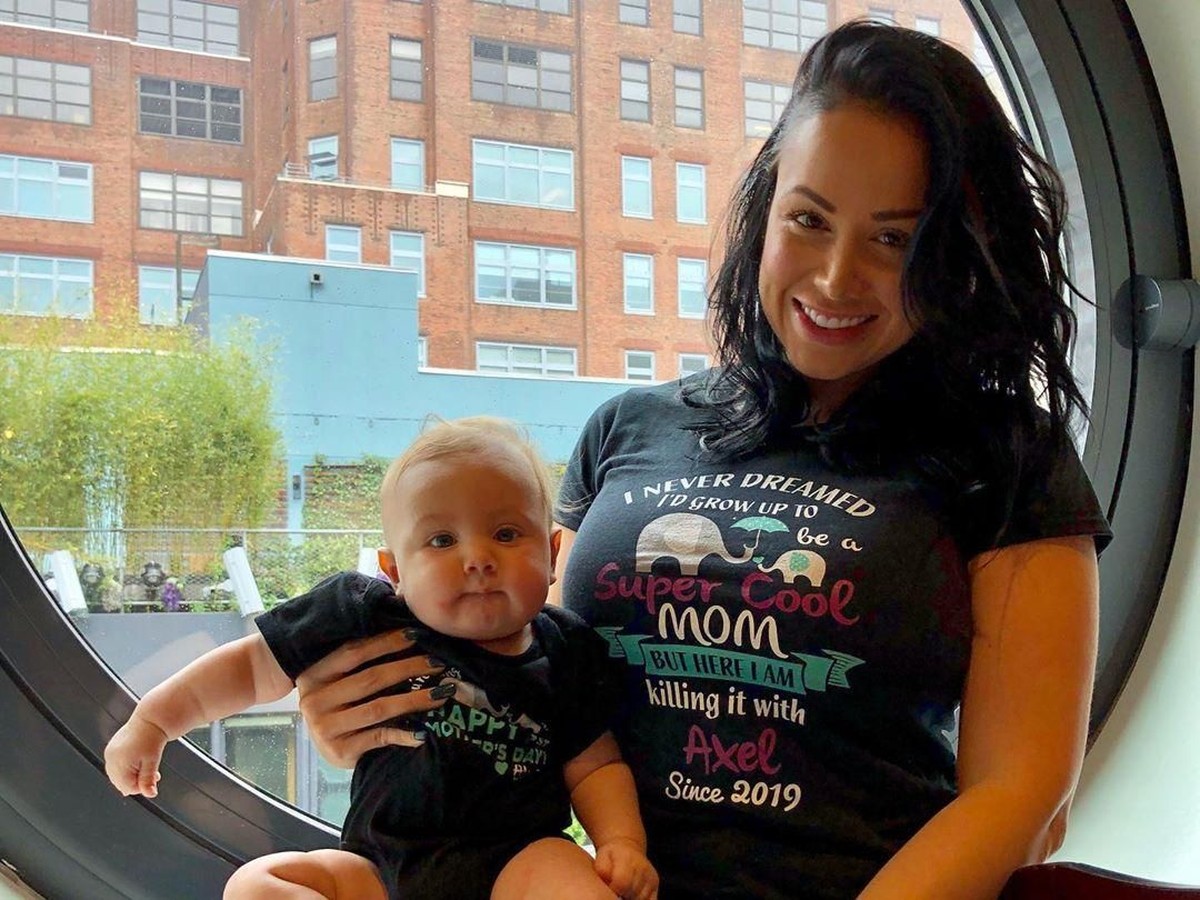 Tahun ini&comma; tujuh selebriti berikut ini telah resmi menyandang status ibu&period; 