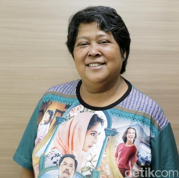 Suti Karno Unggah Foto Pakai Infus, Sakit Apa?