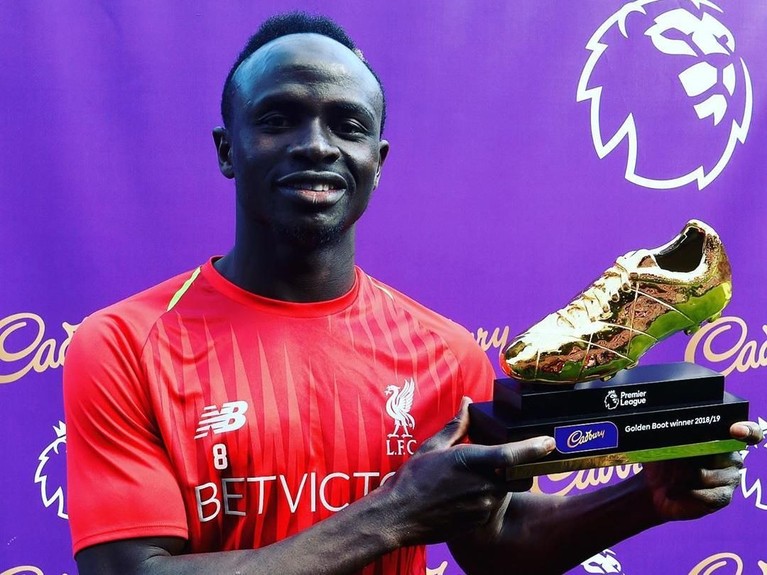 Berikut ini galeri foto para pemain Liverpool yang raih penghargaan meski gagal mengalahkan Manchester City dalam perebutan juara Liga Inggris 2018-2019.