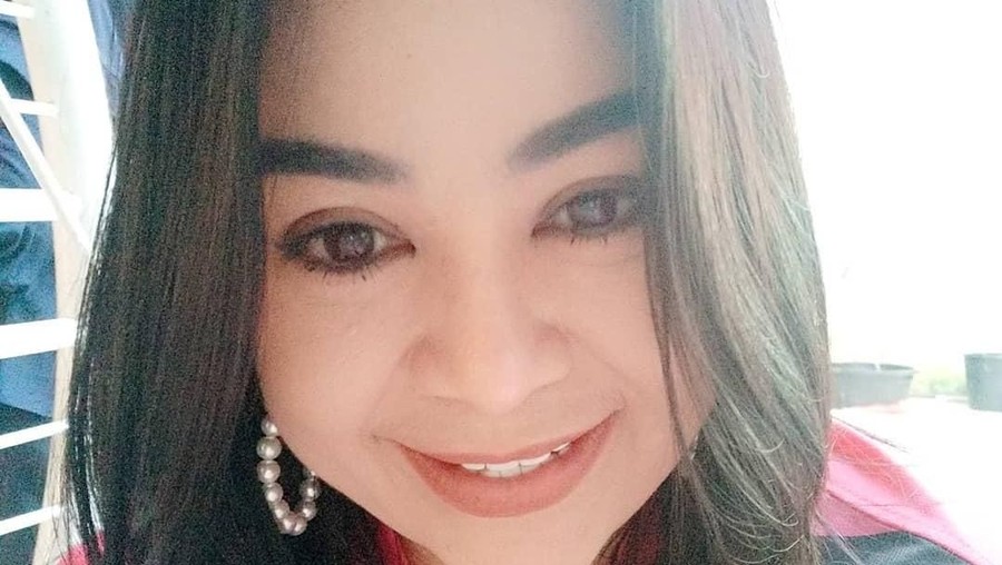 Ibunda Sakit Saat Ramadan, Anisa Bahar Sedih Anisa Bahar sedih harus lalui ramadan kedua dengan kondisi ibunya yang sakit.