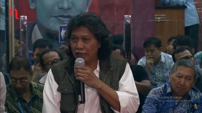 Ceramah Cak Nun Disorot Mendadak Dikaitkan dengan Pagar Laut Misterius di Tangerang