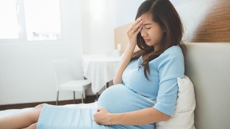 Ketika ingin berpuasa saat hamil, Bunda juga harus memerhatikan kondisi tubuh.