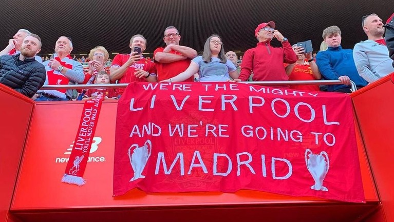 Berikut ini galeri foto para pemain Liverpool yang raih penghargaan meski gagal mengalahkan Manchester City dalam perebutan juara Liga Inggris 2018-2019.