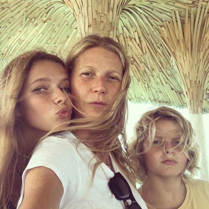 Gwyneth Paltrow mengucapkan rasa cinta dan terima kasih pada kedua anaknya, Apple dan Moses Martin di Hari Ibu ini, Bun. (Foto: Instagram @gwynethpaltrow)