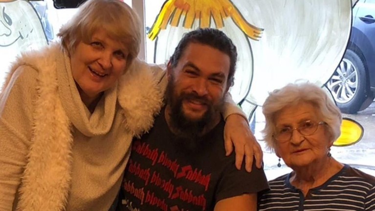 Ucapan manis para selebriti Hollywood dalam merayakan Hari Ibu Internasional 2019. Ada siapa saja? Berikut Insertlive sajikan.