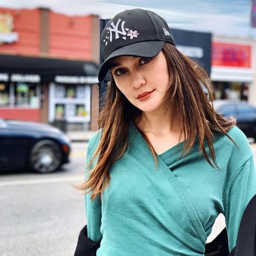 Wow! Foto Luna Maya Dapat Like dari Jessica Alba