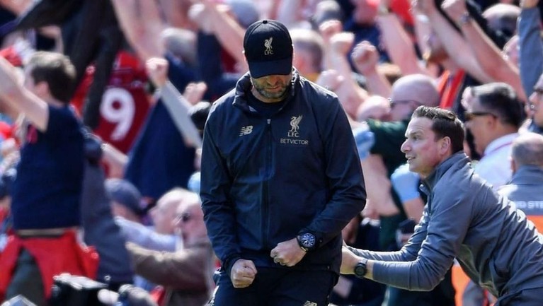 Berikut ini galeri foto para pemain Liverpool yang raih penghargaan meski gagal mengalahkan Manchester City dalam perebutan juara Liga Inggris 2018-2019.