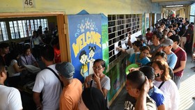 Filipina Gelar Pemilu, Cengkeram Duterte Diprediksi Kian Kuat