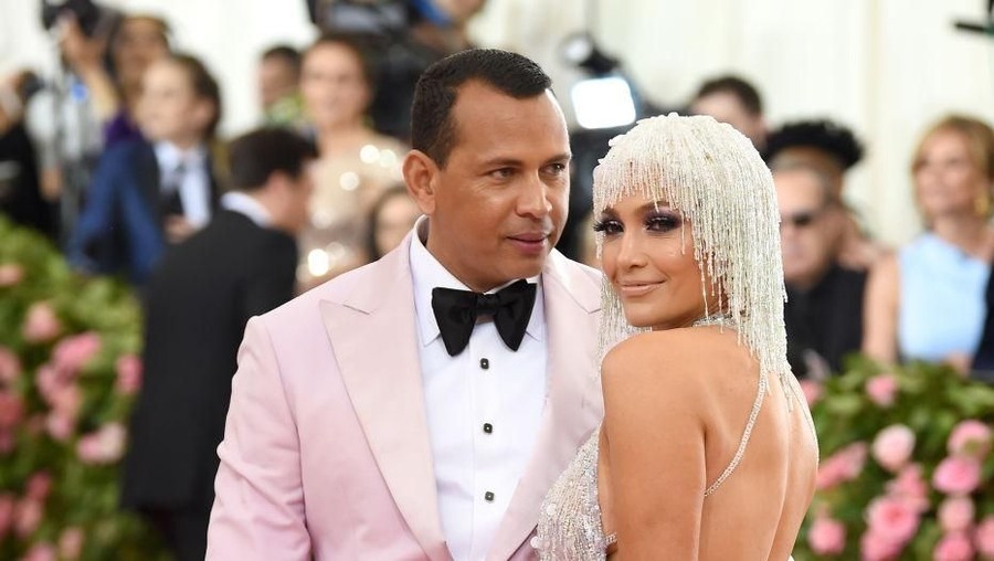 NEW YORK, NEW YORK - MAY 06: Alex Rodriquez and Jennifer Lopez attend The 2019 Met Gala Celebrating Camp: Notes on Fashion at Metropolitan Museum of Art on May 06, 2019 in New York City. (Photo by Dimitrios Kambouris/Getty Images for The Met Museum/Vogue)