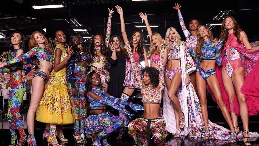 Perusahaan yang menaungi Victoria Secret membuat pengumuman tidak akan lagi menayangkan acara fashion show di televisi.