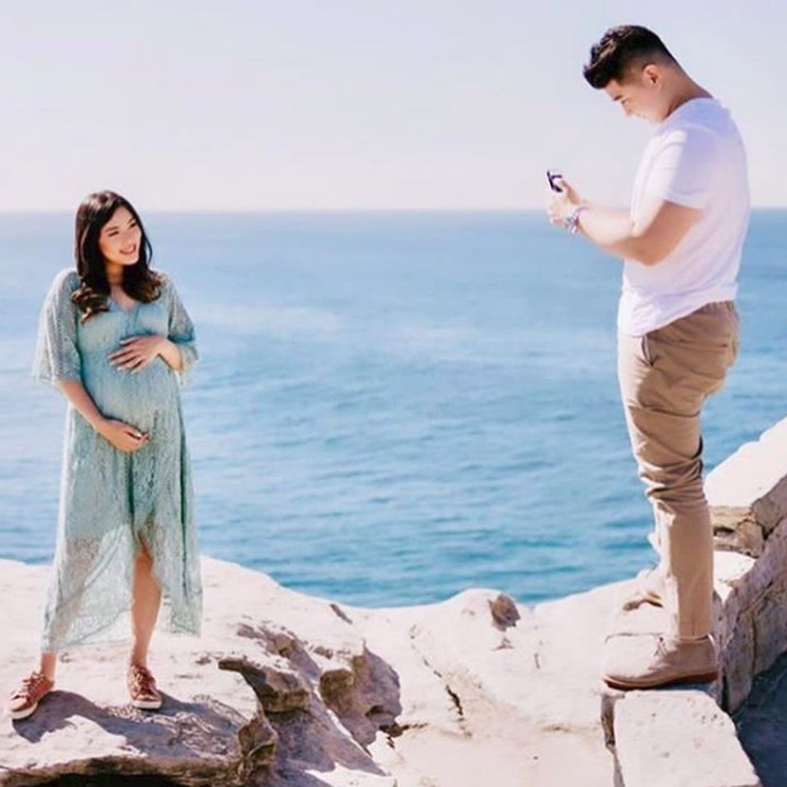 Saat istri hamil, Chef Arnold selalu siaga dan rela untuk menjadi suami serba bisa. (Foto: Instagram @arnoldpo)