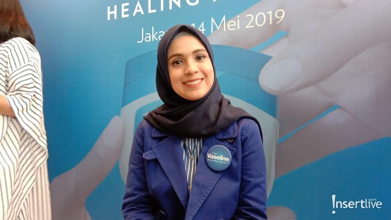 Apa jadinya jika sambut Tahun Baru 2020, rumah 6 artis ini kebanjiran karena hujan yang tak kunjung berhenti versi Insertlive.