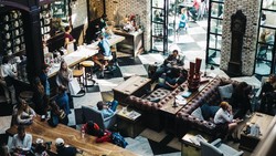 Momen Apa yang Paling Ditunggu Saat Buka Bersama Teman Lama?