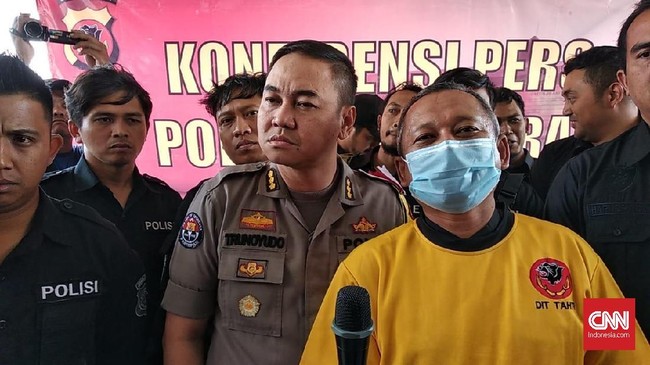 Iwan Adi Sucipto yang mengunggah video bermuatan provokasi terhadap TNI dan Polri mengaku tak dapat mengontrol emosi karena Pemilu 2019.