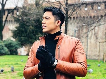 img-title Deretan Skandal Penyanyi Ganteng yang Perlihatkan Alat Kelamin di Medsos
