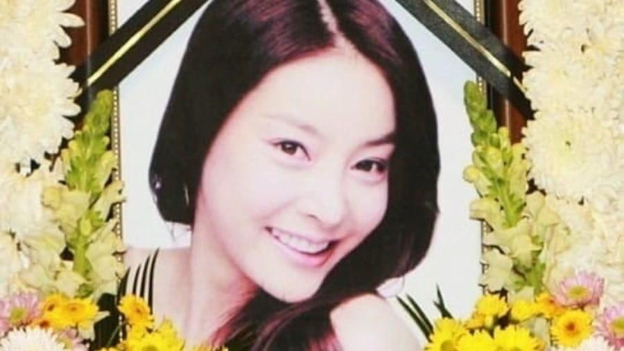 Pria bernama Choi muncul dan mengaku sebagai mantan kekasih Jang Ja Yeon.