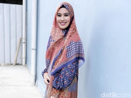 Cara Didik Anak Ala Kartika Putri, Tegas dan Ajak Suami Diskusi