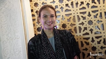 img-title Bersih-bersih Rumah, Cara Nadine Chandrawinata & Dimas Agar Makin Mesra