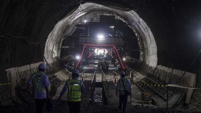 Corona Tak Pengaruhi Deadline Proyek Kereta Cepat Bandung Proyek kereta cepat Jakarta-Bandung ditargetkan selesai tahun depan meski China sedang dilanda virus corona.
