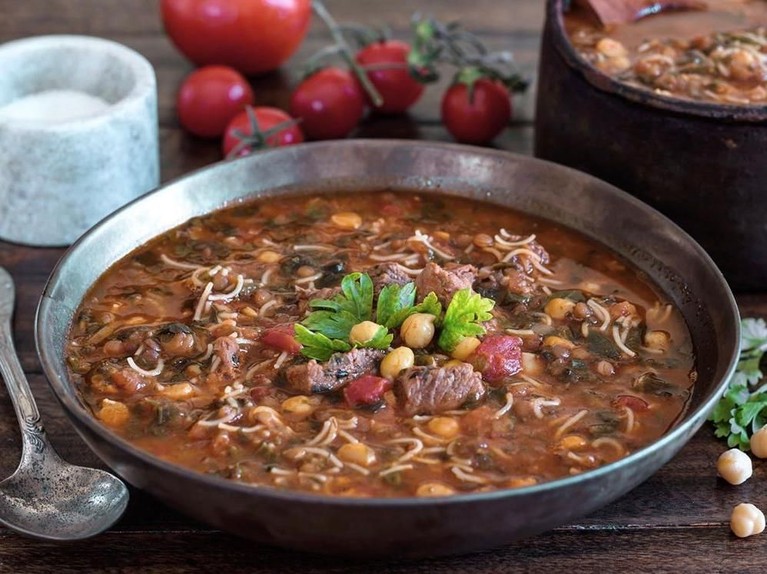 6 Kuliner Khas Ramadan di Berbagai Negara Bukan hanya di Indonesia yang memiliki menu khas saat Ramadan. Beberapa negara berikut ini juga punya makanan favorit di bulan puasa.
