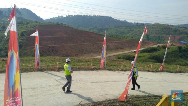 PT Kereta Cepat Indonesia China menggelar “Walini Tunnel Breakthrough” yang akan dilaksanakan di Tunnel Walini, Bandung Barat, Jawa Barat. (CNBC Indonesia/Muhammad Choirul)