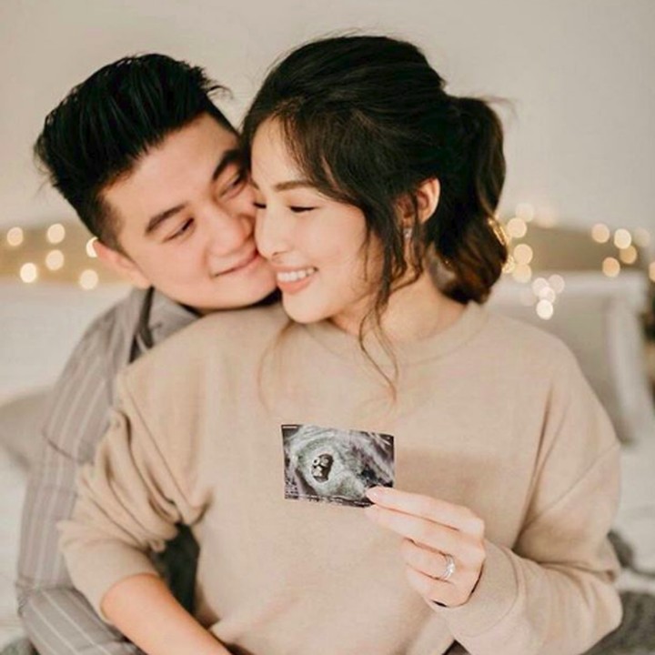 Ia tak malu-malu berbagi kebahagiaan dengan penggemarnya tentang kehamilan sang istri. (Foto: Instagram @arnoldpo)