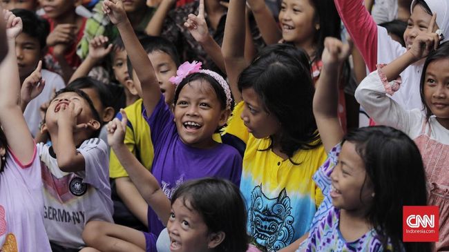 Membuat Anak Memahami Situasi Kerusuhan Seperti Aksi 22 Mei Video dan tayangan televisi tentang kerusuhan aksi 22 Mei menimbulkan keresahan dan ketakutan pada anak-anak.