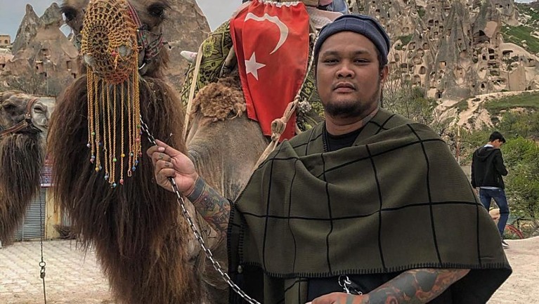 Berikut ini deretan musisi Indonesia yang memutuskan untuk hijrah dan memperbaiki hidup dengan menjalankan kaidah Islam.