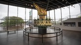 FOTO: Obor Sejarah 'Menyala' Abadi di Museum Patung Liberty Patung Liberty yang berdiri gagah memegang obor di Liberty Island, Amerika Serikat, akan punya 'teman.' Museum Patung Liberty dibuka untuk umum, Kamis (16/5).