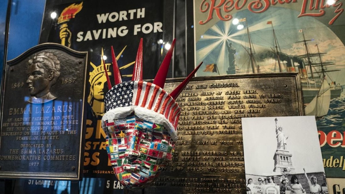 FOTO: Obor Sejarah 'Menyala' Abadi di Museum Patung Liberty