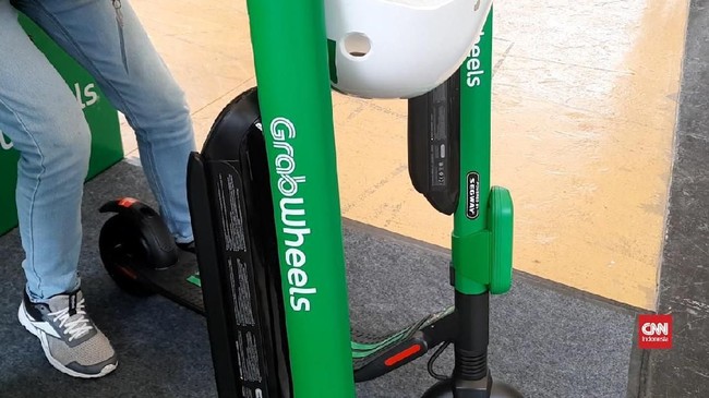Jika sudah siap kembali naik skuter listrik GrabWheels, tetap ada aturan yang harus dipatuhi agar kamu dan orang lain sama-sama aman dan nyaman di jalanan.