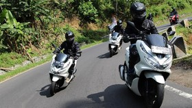 Cara Menghindari Rem Motor Matic Blong di Jalan Turunan
