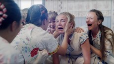 Florence Pugh Curhat 'Kena Mental' Bintangi Midsommar