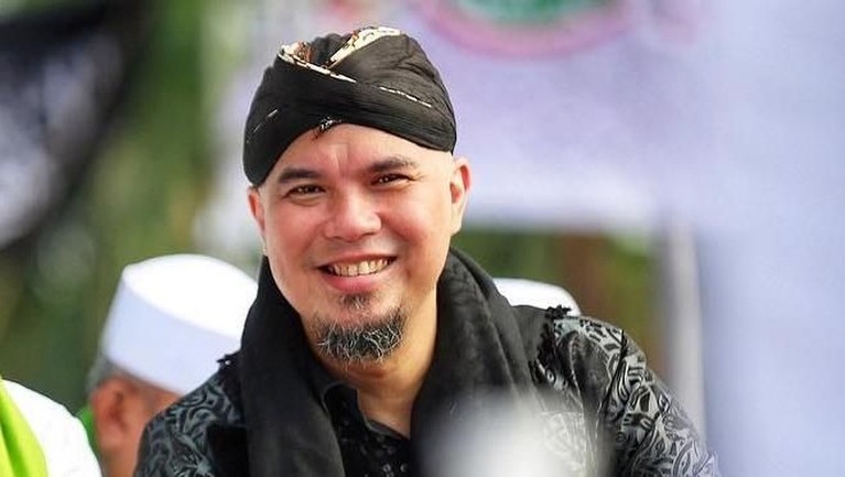Berikut ini deretan musisi Indonesia yang memutuskan untuk hijrah dan memperbaiki hidup dengan menjalankan kaidah Islam.