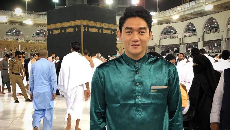 7 Musisi Indonesia yang Memutuskan Hijrah Berikut ini deretan musisi Indonesia yang memutuskan untuk hijrah dan memperbaiki hidup dengan menjalankan kaidah Islam.