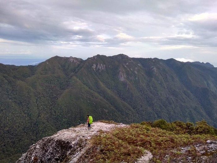 Gunung di Pulau Seram
