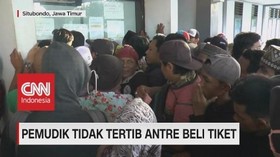 VIDEO: Mudik Lebih Awal, Warga Pulau Raas Padati Pelabuhan