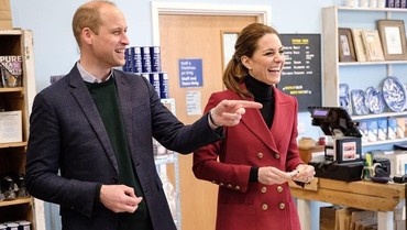 Akhirnya, Pangeran William dan Kate Middleton Jenguk Anak Pangeran Harry