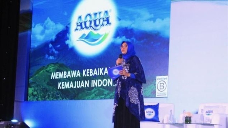 Perempuan dapat menjadi contoh inspiratif dalam membagikan berbagai kebaikan