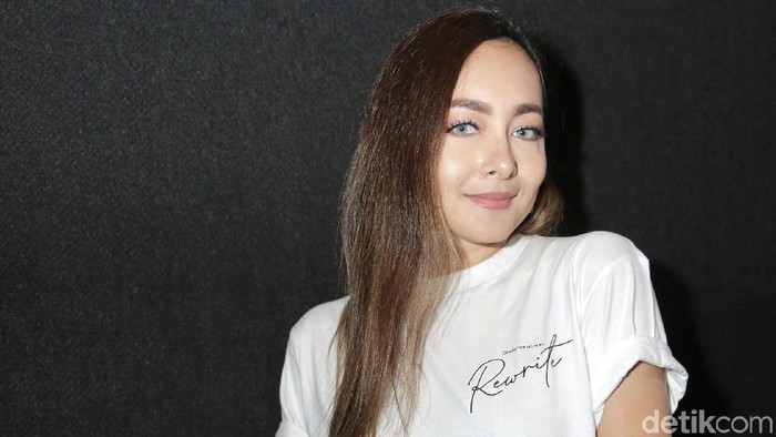 Dewi Rezer saat ditemui di kawasan SCBD.