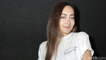 DEWI REZER MASIH SAYANG MARCELINO LEFRANDT