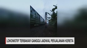 VIDEO: Lokomotif Terbakar Ganggu Perjalanan Kereta