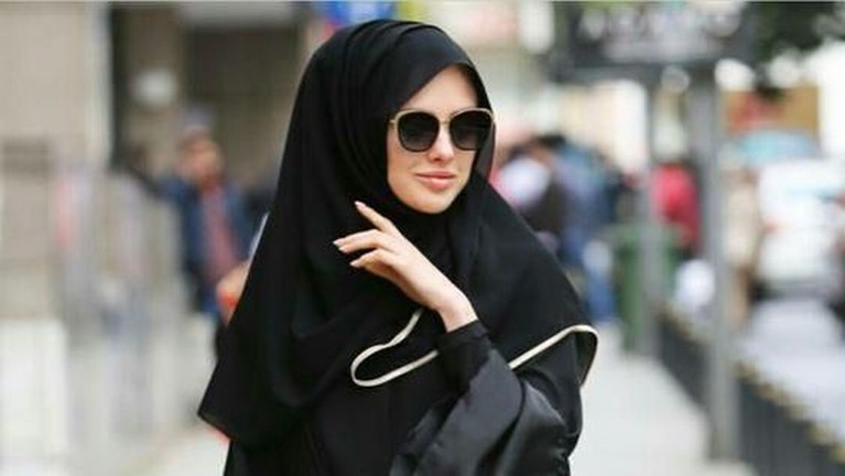 Mengenakan Jilbab adalah bentuk ketaatan wanita muslimah dalam menjalankan kaidah ajaran Islam. Berikut ini 7 model jilbab dari berbagai negara di dunia.