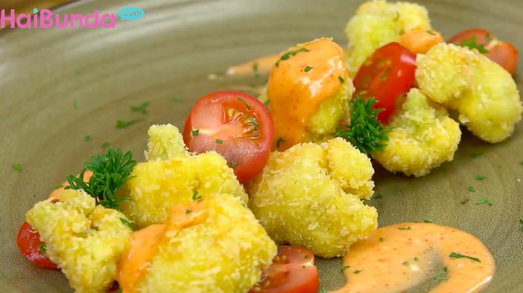 Kali ini, kita buat menu buka puasa berupa sayuran yang diolah dengan cara digoreng yuk, Bun, yaitu crispy kembang kol.