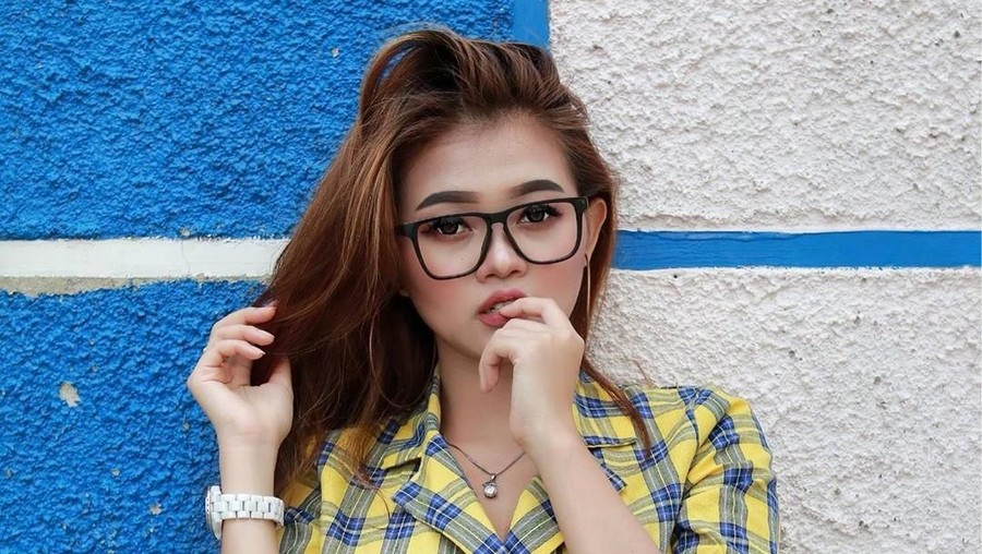 Olivia Noor memberikan pembelaan usai pekerjaan sang ayah dihina oleh netizen.