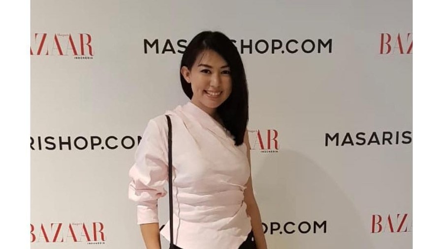 Single Mother Aida Noplie Chandra resmi dinikahi oleh Delon. Nyatanya, Aida merupakan single mom yang cerdas dan berbakat.