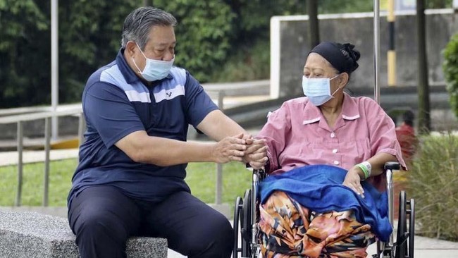 Ketum Partai Demokrat SBY mengaku sudah tahu pihak yang selama ini menyerangnya, partainya, dan AHY dengan cercaan dan cacian selama ini.