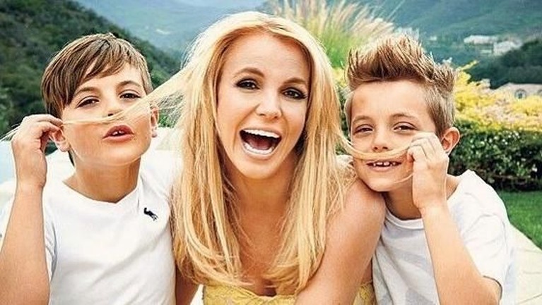 Sepak terjang perjalanan karier Britney Spears dari sukses hingga diisukan akan pensiun.