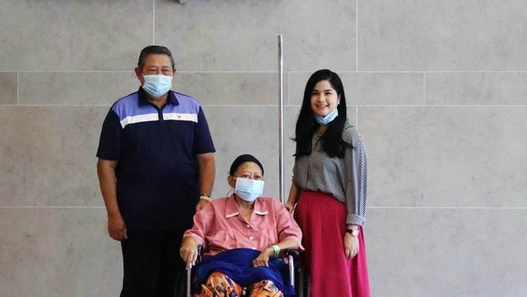 Ani Yudhoyono tutup usia. Sang menantu pertama, Annisa Pohan pun mengenang sosok sang ibu mertua.